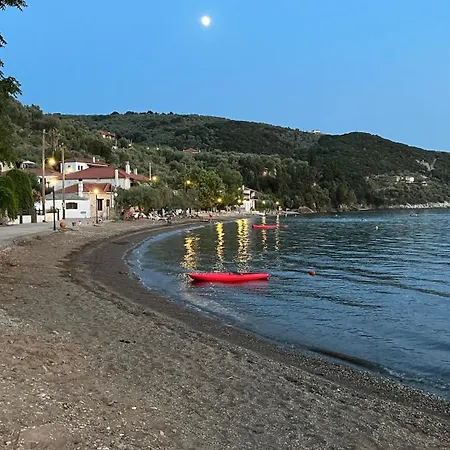 Βίλα Greens And Greys By The Sea Λεφόκαστρο