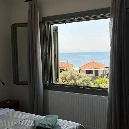 Greens And Greys By The Sea וילה